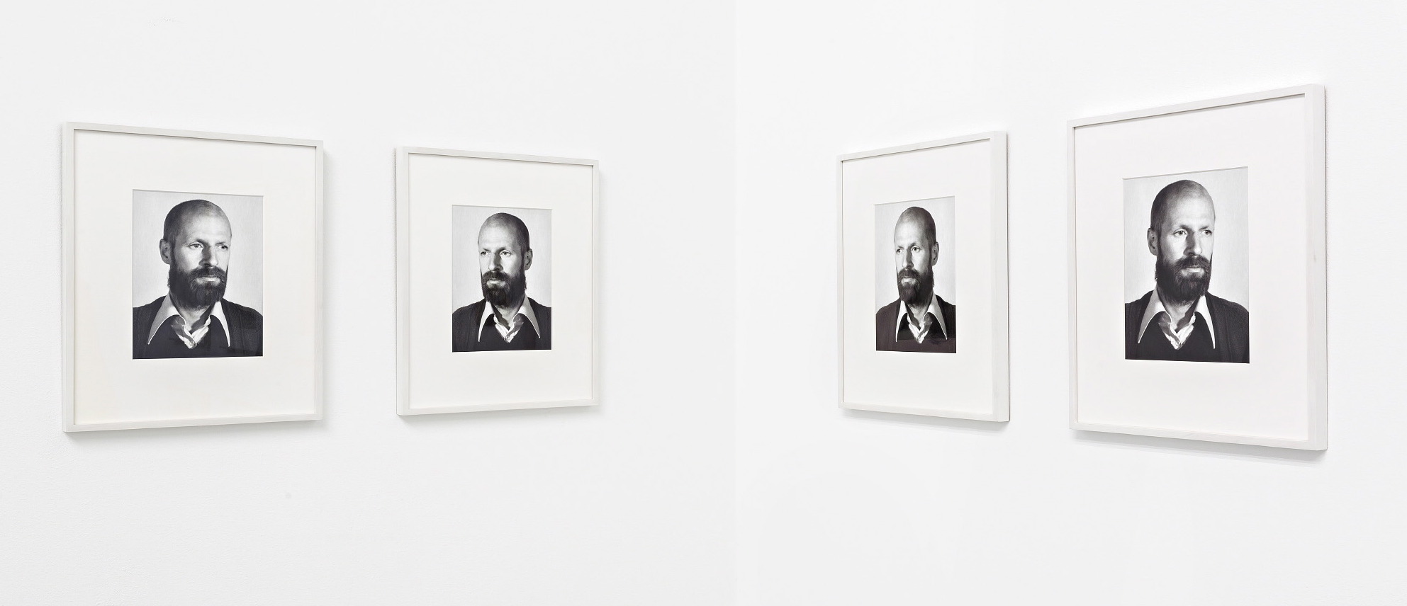 Från utställningen på Charité - Hreinn Friðfinnsson, The Way We Were, 2002  © Hreinn Friðfinnsson / Galerie Nordenhake, Berlin, 